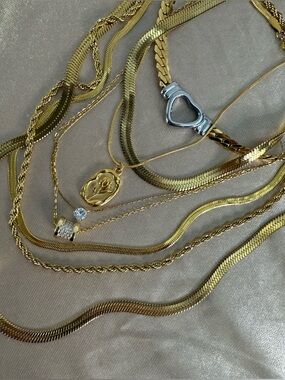 Unlisted Necklace Low Start